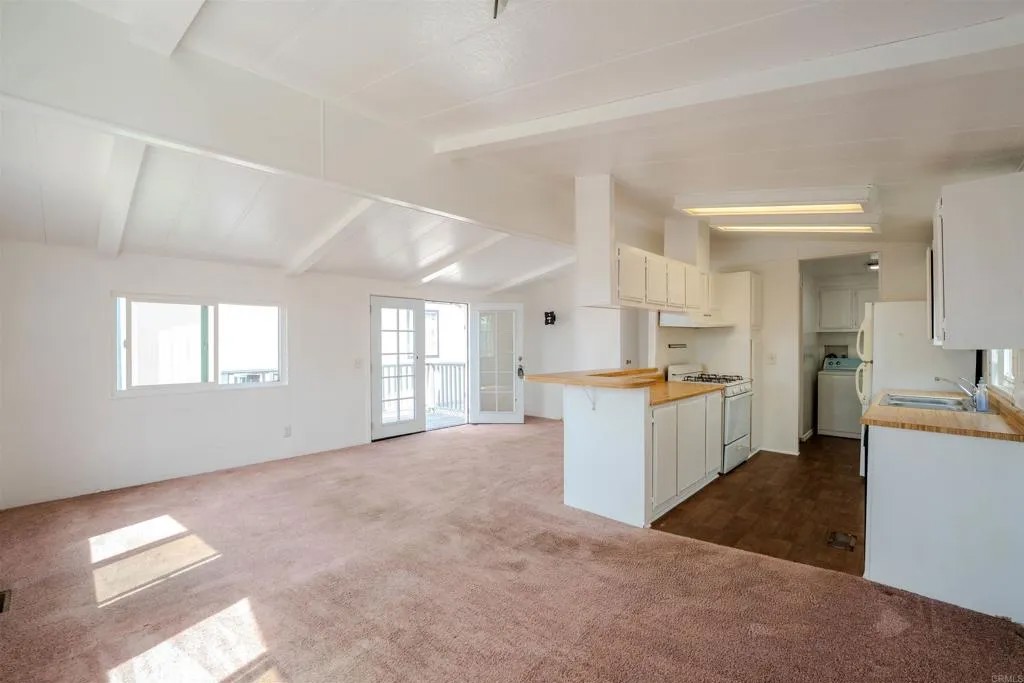 255 E Bradley SPC 113