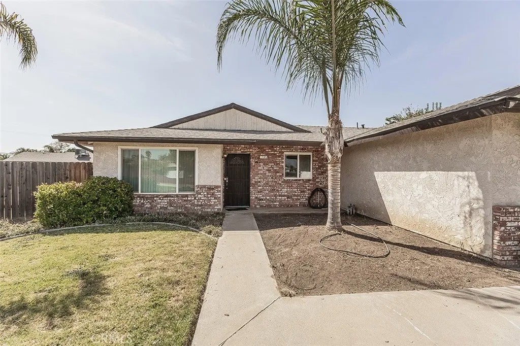 1145 Van Court