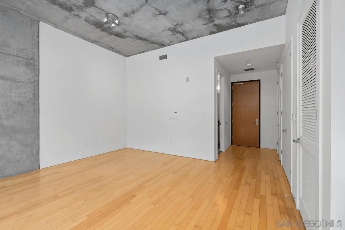 1050 Island Ave 406
