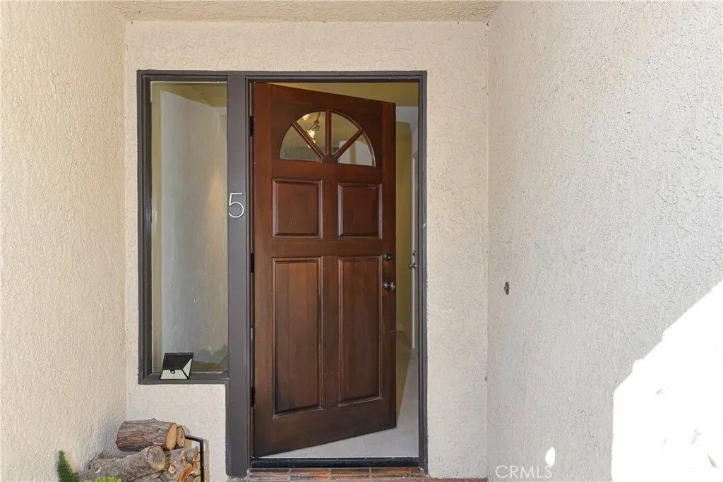 Photo of 1141 17th St #5, Santa Monica, CA 90403 (MLS # SB25274254)