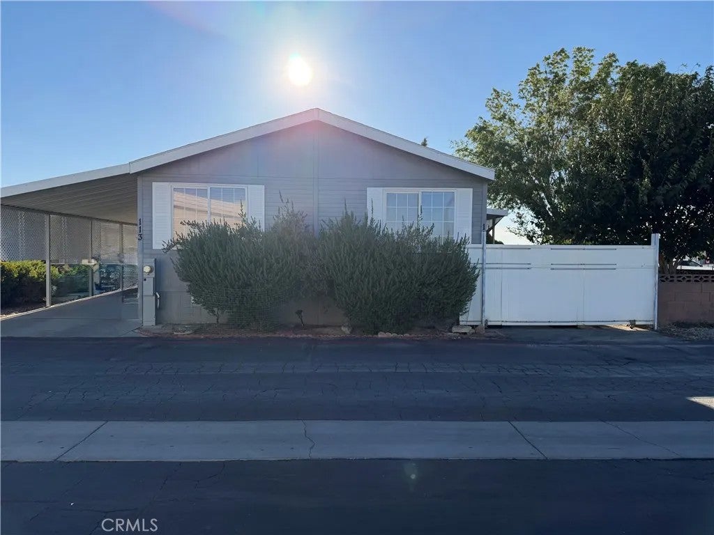 Photo of 3753 E Avenue I, Lancaster, CA 93535 (MLS # SR26192555)