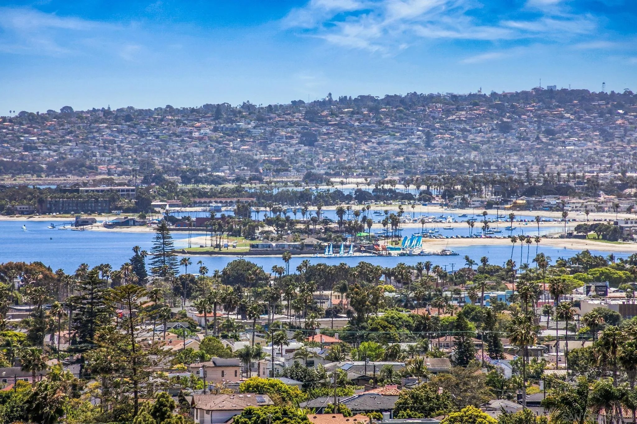 1243 - 1245 Van Nuys St