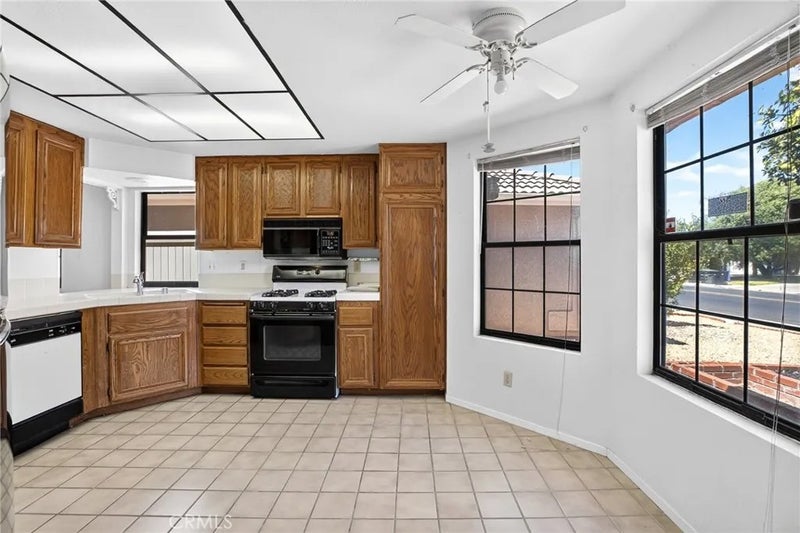 3033 W Fruitvale
