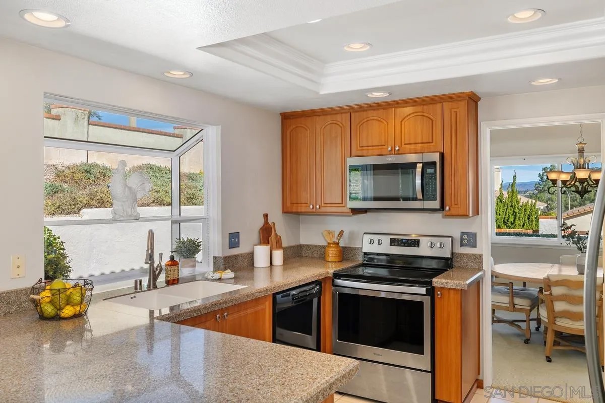 18018 Calle Estepona