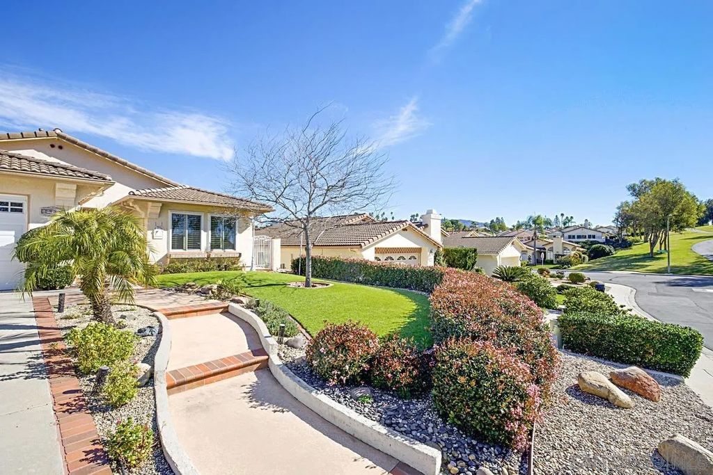 Photo of 18018 Calle Estepona, San Diego, CA 92128 (MLS # 2600377)