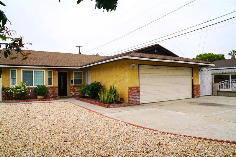 140 S Topanga