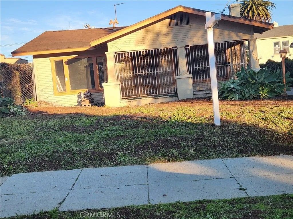 Photo of 5714 10th Avenue, Los Angeles, CA 90043 (MLS # IG26019943)