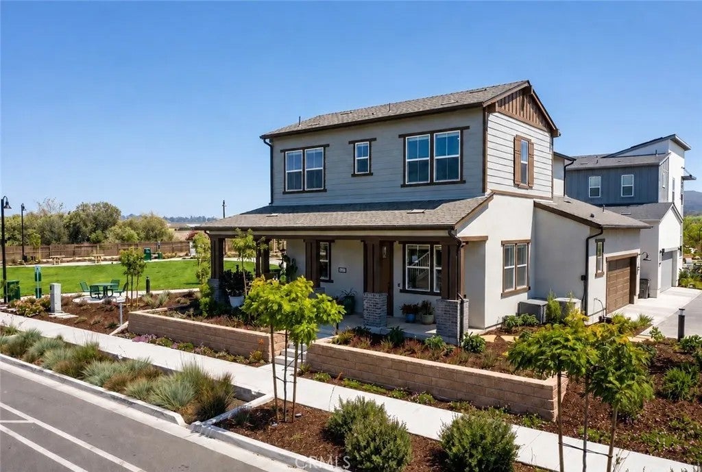240 Foxtrot Court