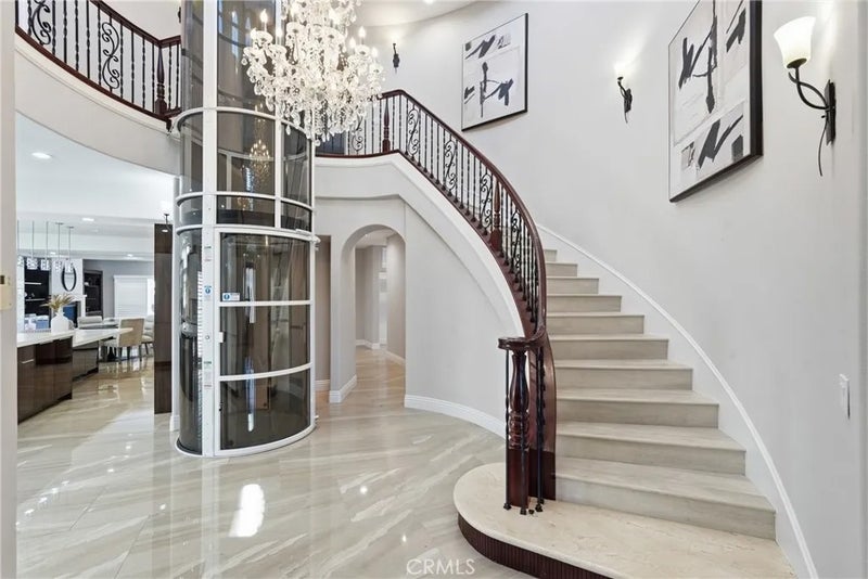 7220 W 80th