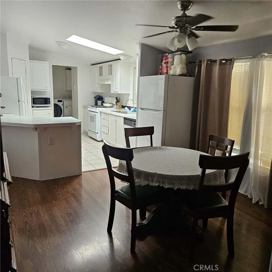 16600 Downey 27
