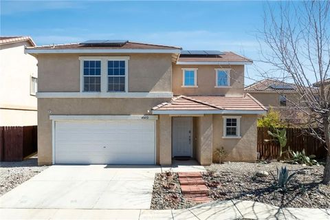 Photo of 40432 Vereda Drive, Palmdale, CA 93550 (MLS # CV26052476)