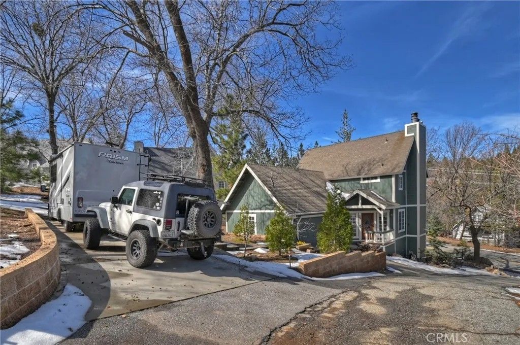 Photo of 28223 North Bay Rd, Lake Arrowhead, CA 92352 (MLS # IG26044701)