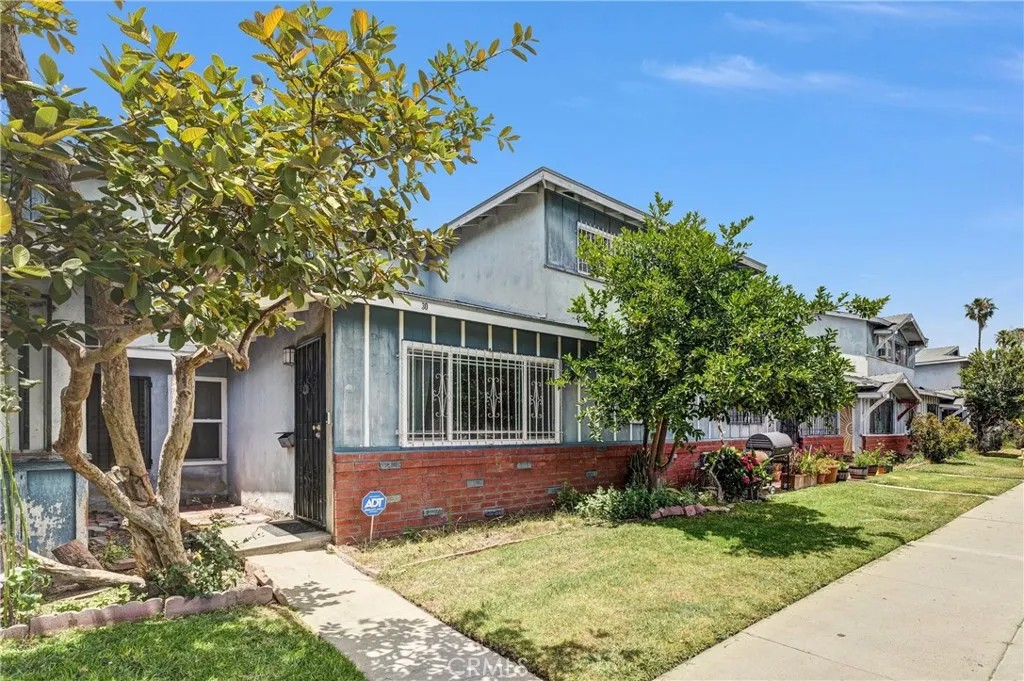 30 Camelback North
