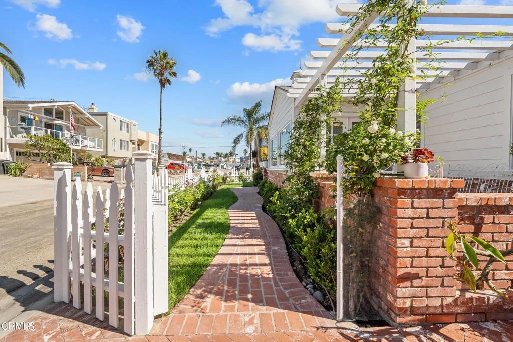 132 Santa Rosa Avenue
