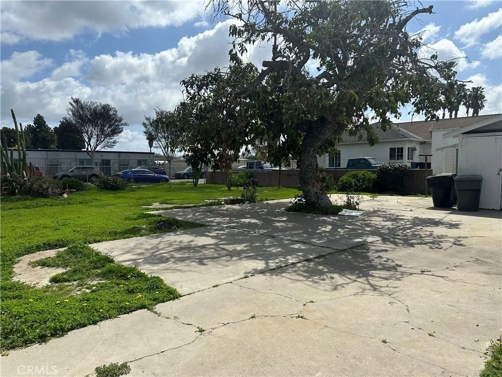 612 W Santa Ana
