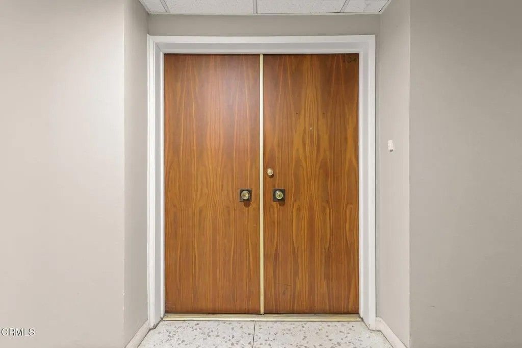 Photo of 395 S Oakland Avenue #104, Pasadena, CA 91101 (MLS # P1-26923)