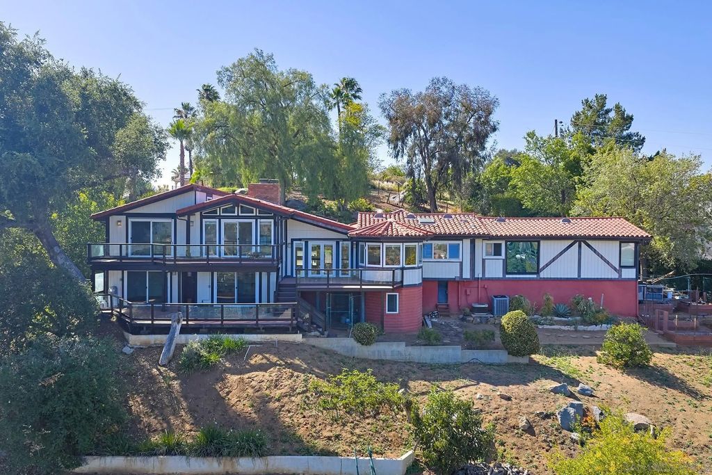 Photo of 2448 Royal Crest, Escondido, CA 92025 (MLS # 260012830)