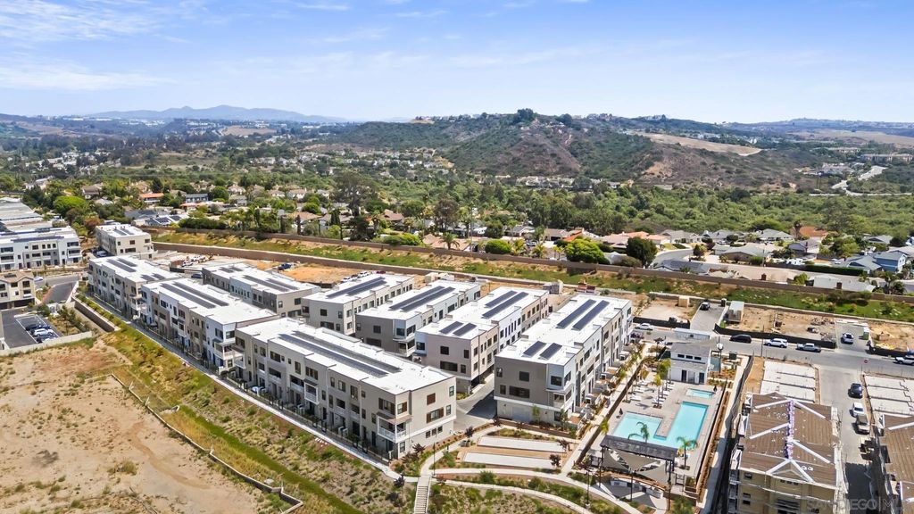 Photo of 2548 Chamomile Ln, Carlsbad, CA 92008 (MLS # 250036097)