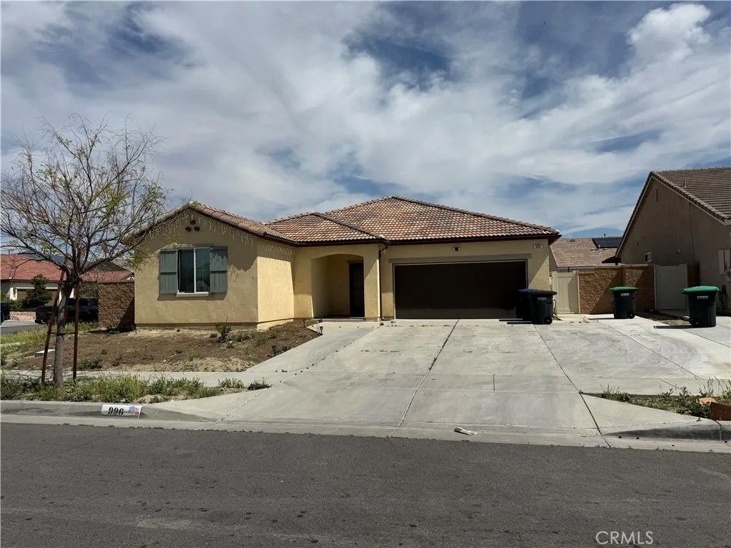 Photo of 996 Forster Ct, Hemet, CA 92543 (MLS # SW26026143)