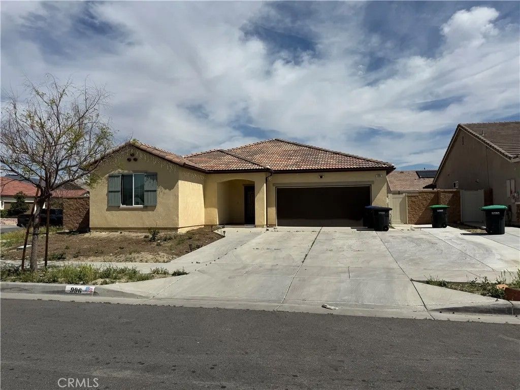 Photo of 996 Forster Ct, Hemet, CA 92543 (MLS # SW26026143)