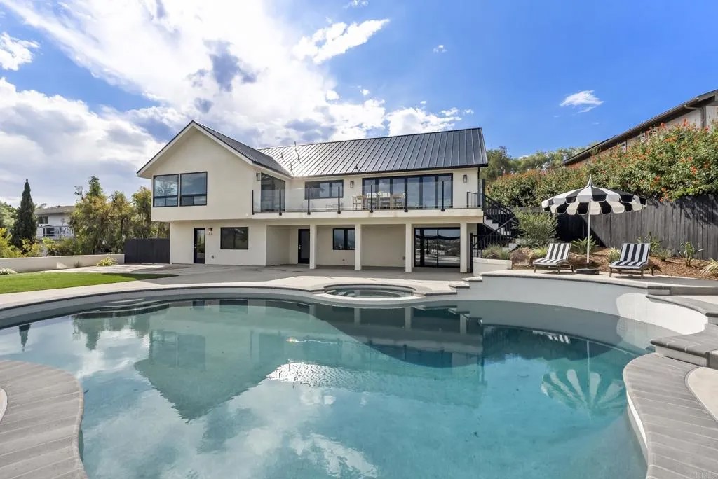 3920 Holly Brae