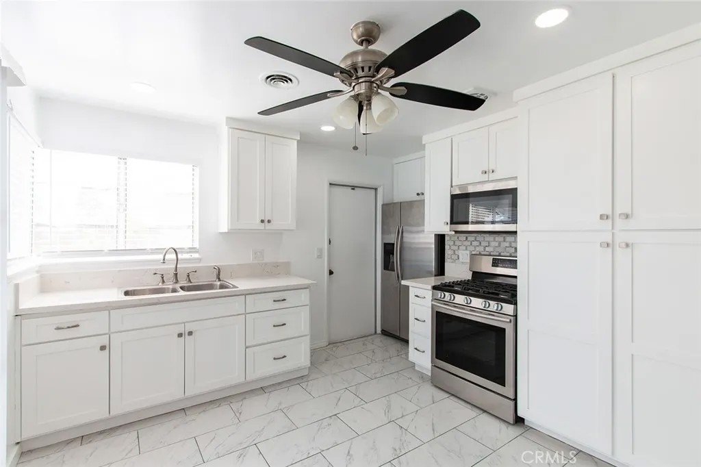 11261 Palmwood