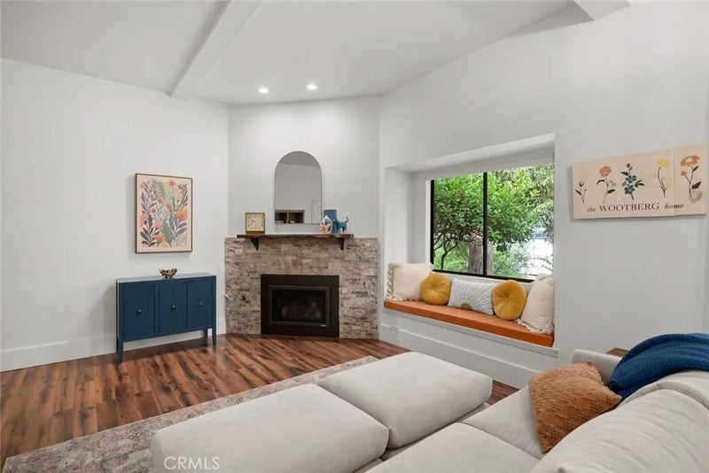 2221 King Court 22