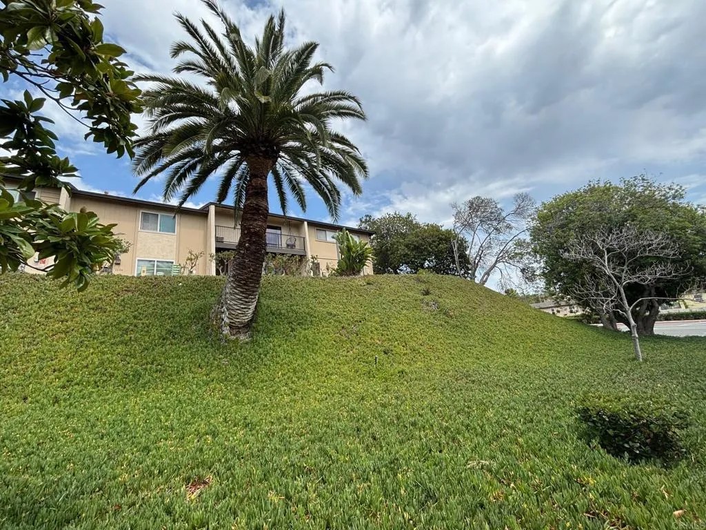 3522 Fairlomas Drive