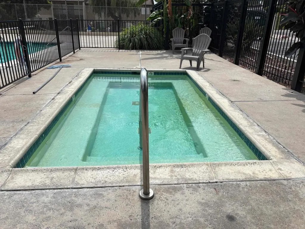 3522 Fairlomas Drive