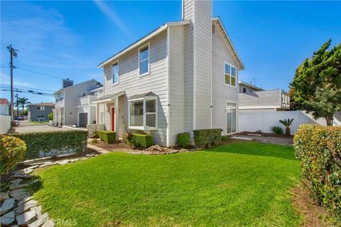 Photo of 162 Rochester St, Costa Mesa, CA 92627 (MLS # NP26044865)