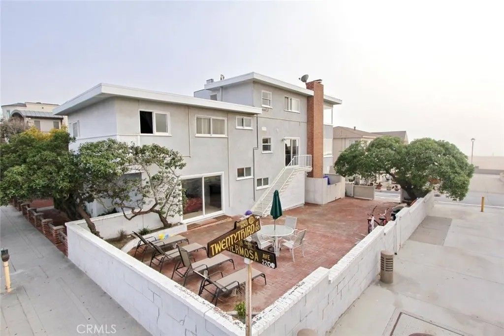 Photo of 2231 Hermosa Avenue #1, Hermosa Beach, CA 90254 (MLS # SB25264046)