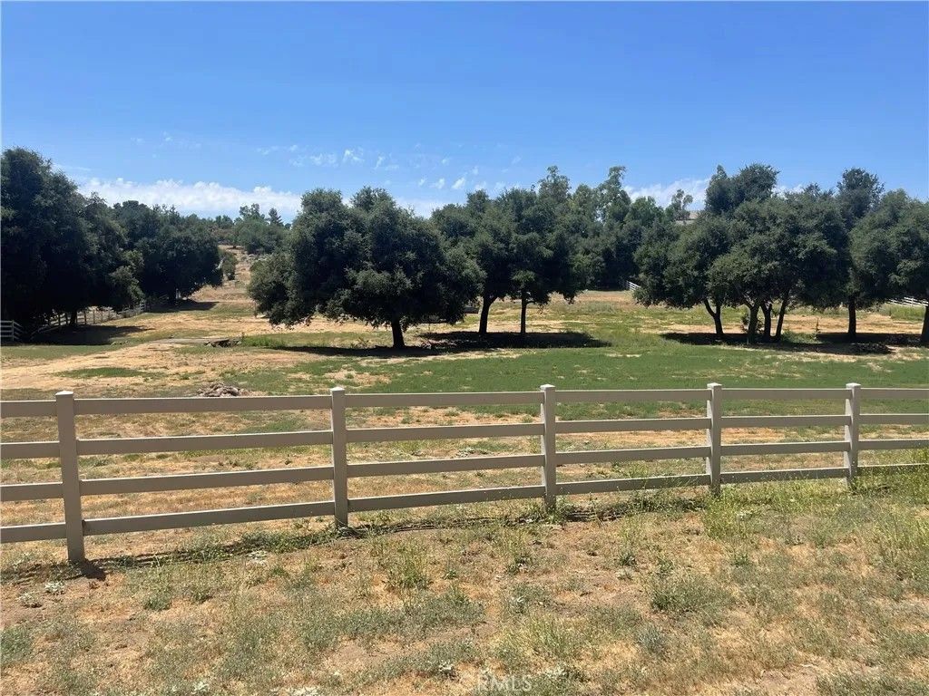 Photo of 0 Calle Grande, Lake Elsinore, CA 92539 (MLS # OC25017500)