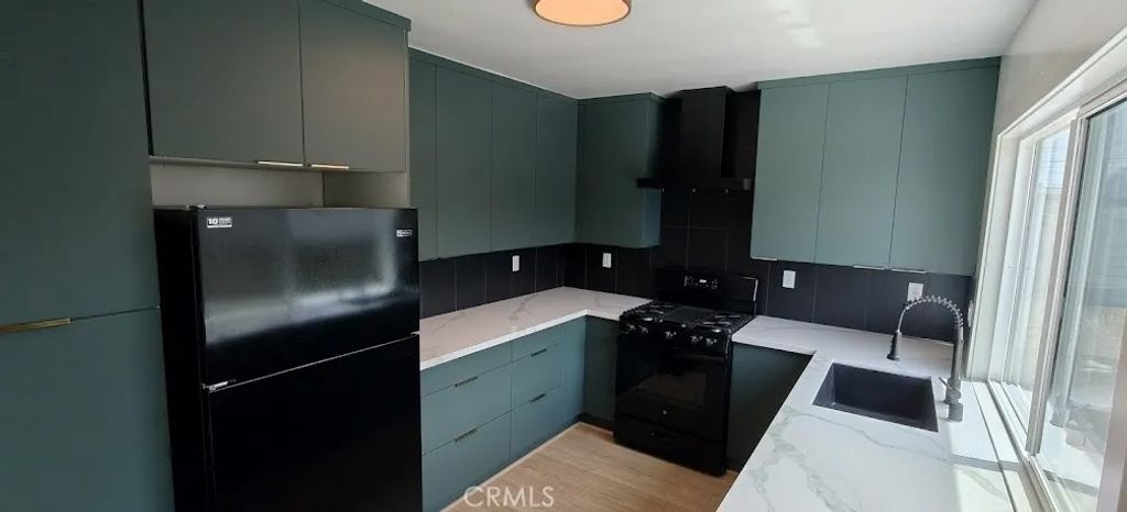 Photo of 18822 Cranbrook Ave, Torrance, CA 90504 (MLS # SB26083920)