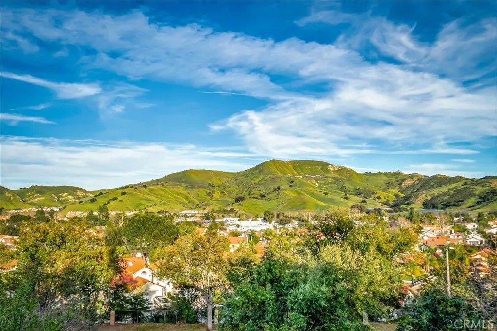 Photo of 3980 Leighton Point Rd, Calabasas, CA 91301 (MLS # SR26046060)