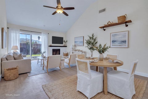 Photo of 422 Devonshire Gln, Escondido, CA 92027 (MLS # 260016741)