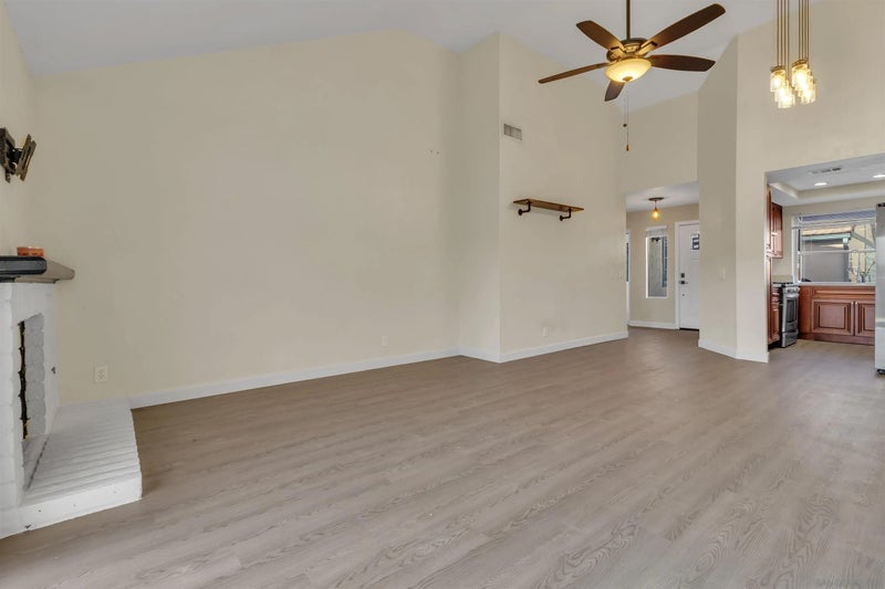 422 Devonshire Gln