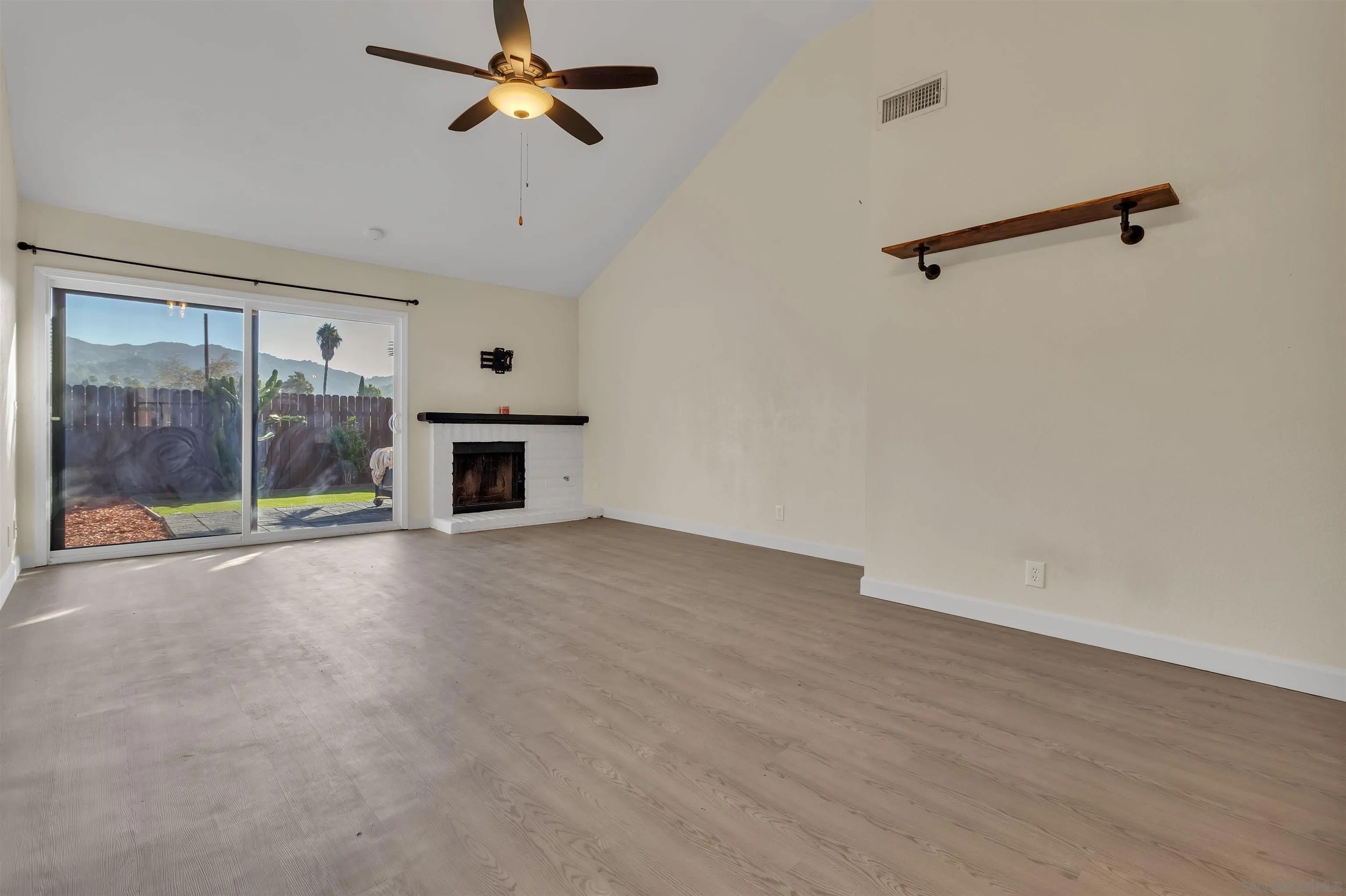 422 Devonshire Gln