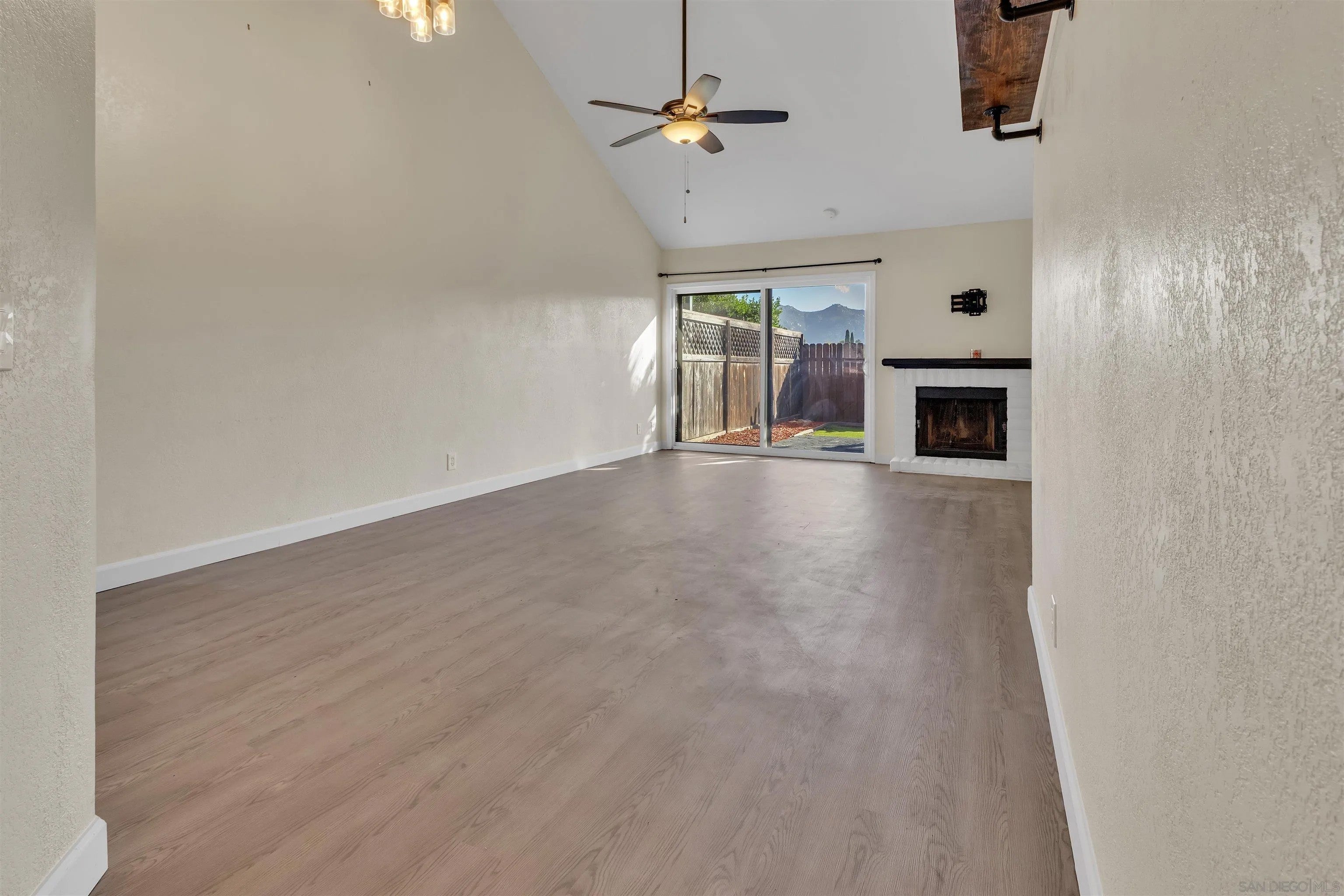 422 Devonshire Gln
