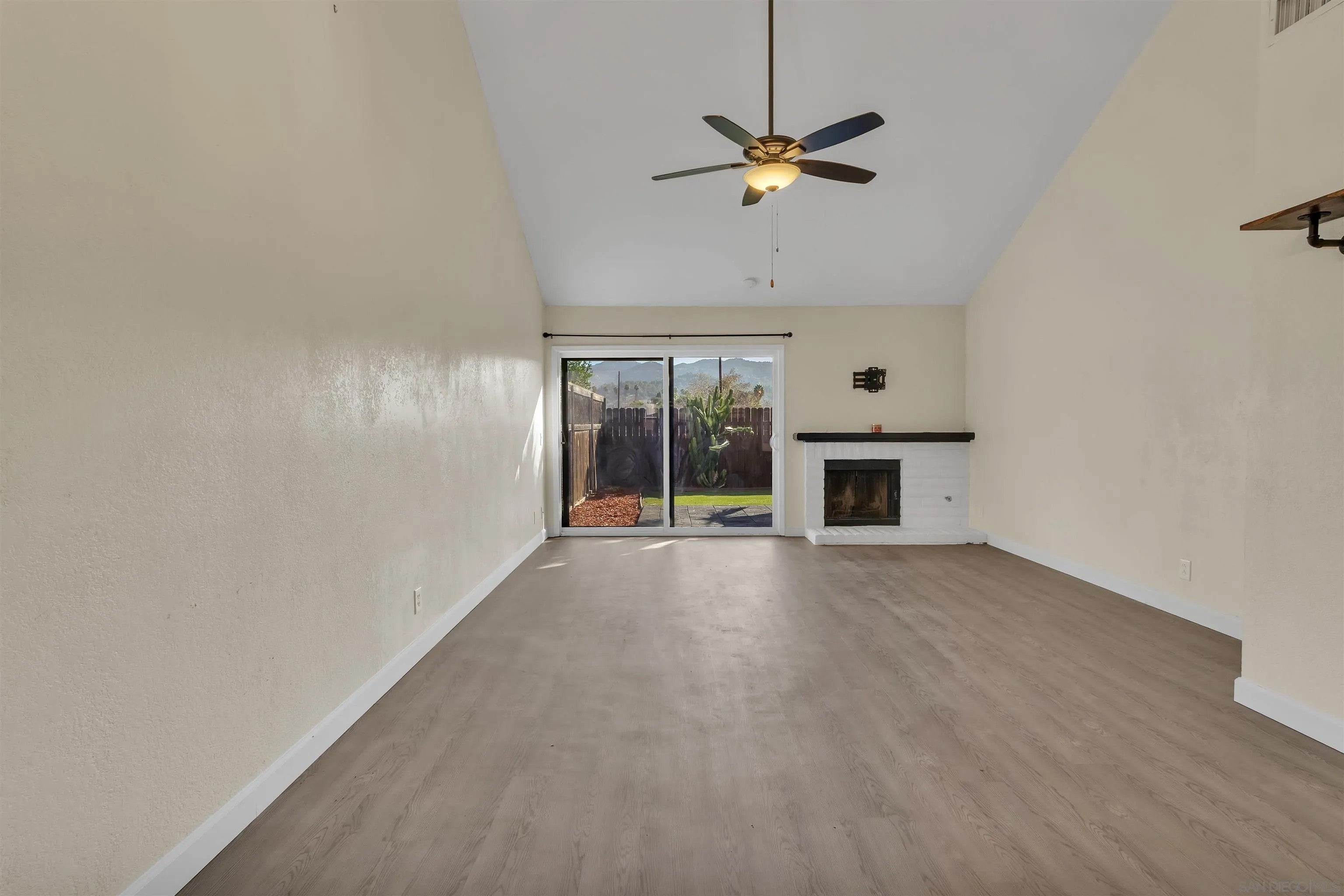 422 Devonshire Gln