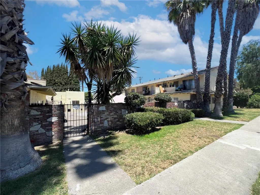 1807 W Sumac Lane