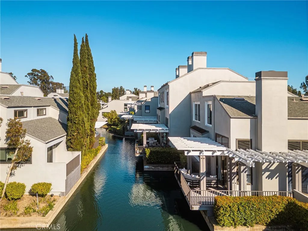 19 Waterway 9