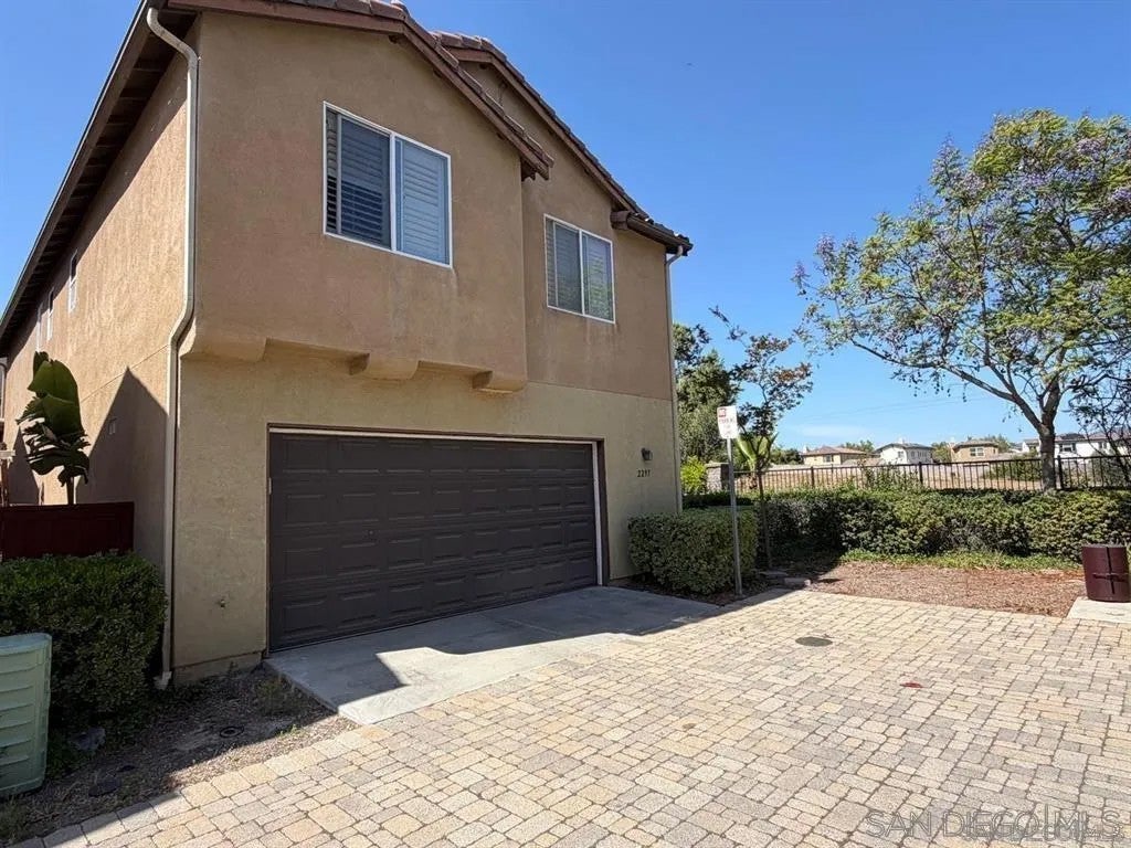 2297 treetop lane