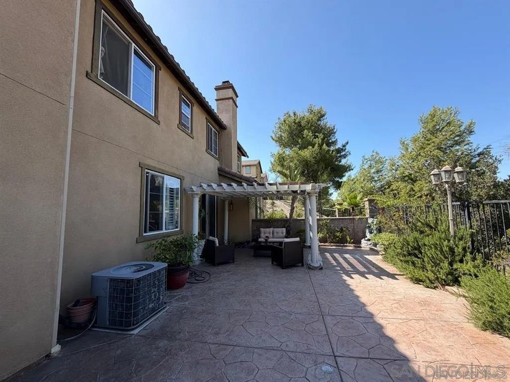 2297 treetop lane
