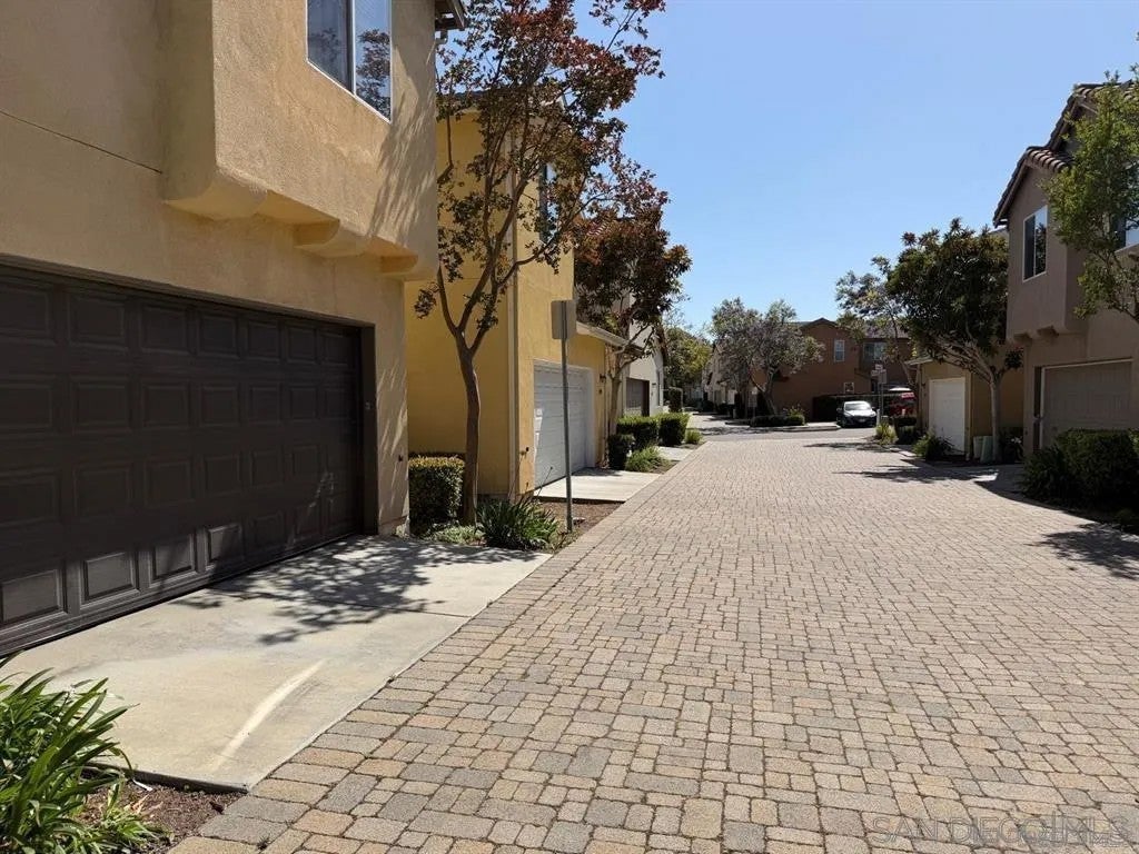 2297 treetop lane
