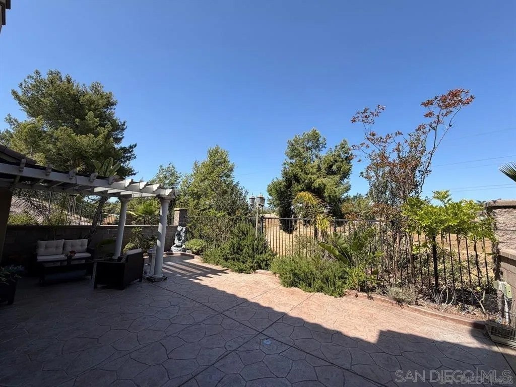 2297 treetop lane
