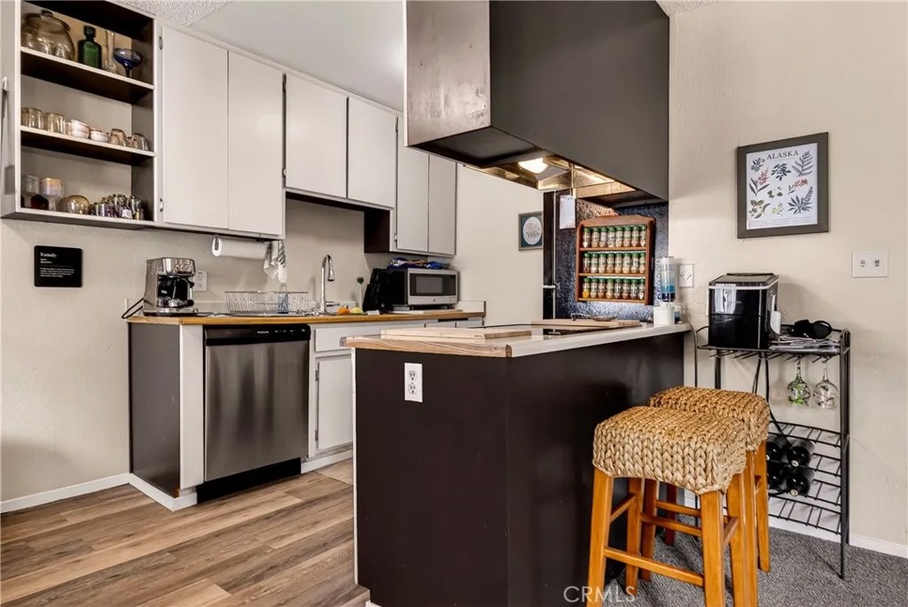 458 Nord Ave 12