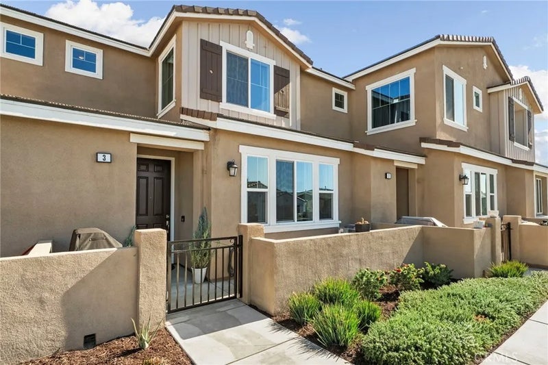 16018 Lasselle Street 3