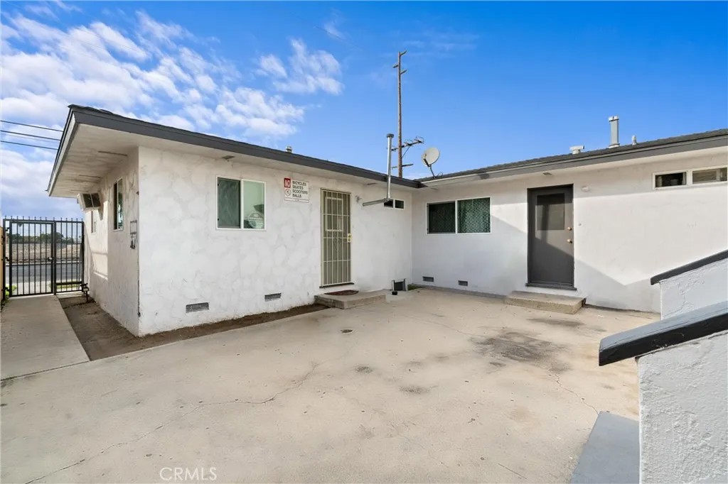 1110 N East
