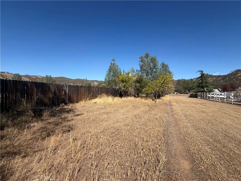 2595 Spring Valley