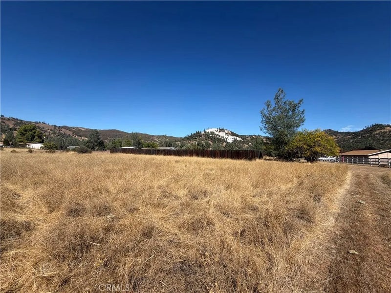 2595 Spring Valley